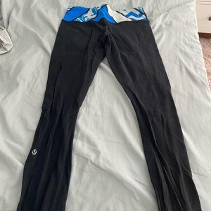 Black 28” wunder-under Lululemon leggings.  Reversible. Size 6